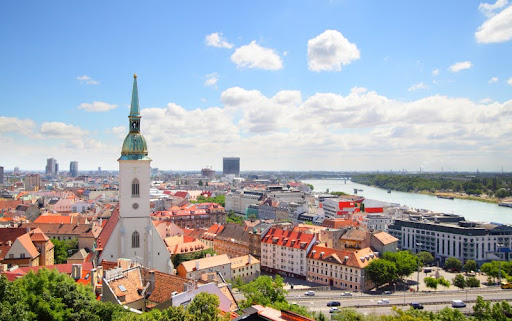 Sťahovanie za prácou do hlavného mesta Bratislava